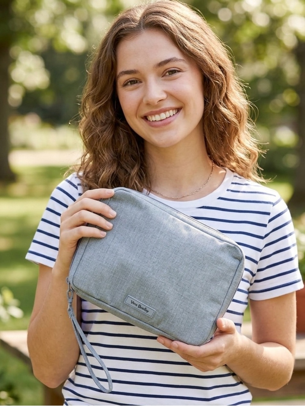 LMT: Vera Bradley Lighten Up Wipes Pouch Zen Gray